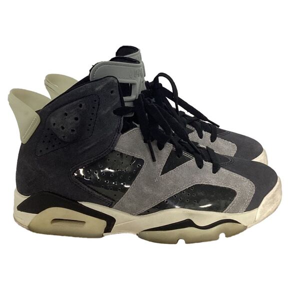 Nike Air Jordan 6 Retro Tech Chrome Sneakers in Grey Suede